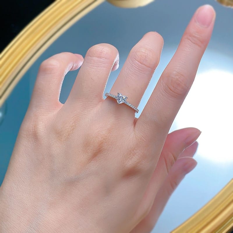S925 Sterling Silver Ring with a Dainty Heart-shaped Design Inlaid with High-carbon CZs - Image 3